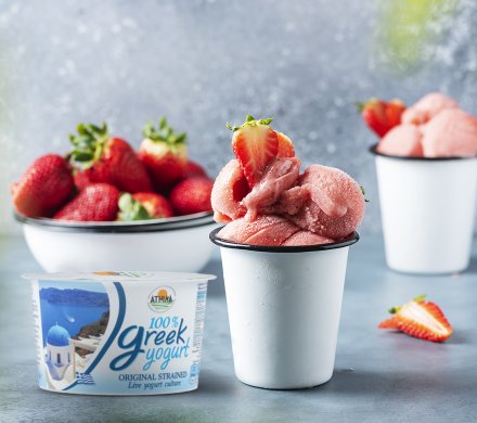 5-Minute Healthy Greek Frozen Yogurt